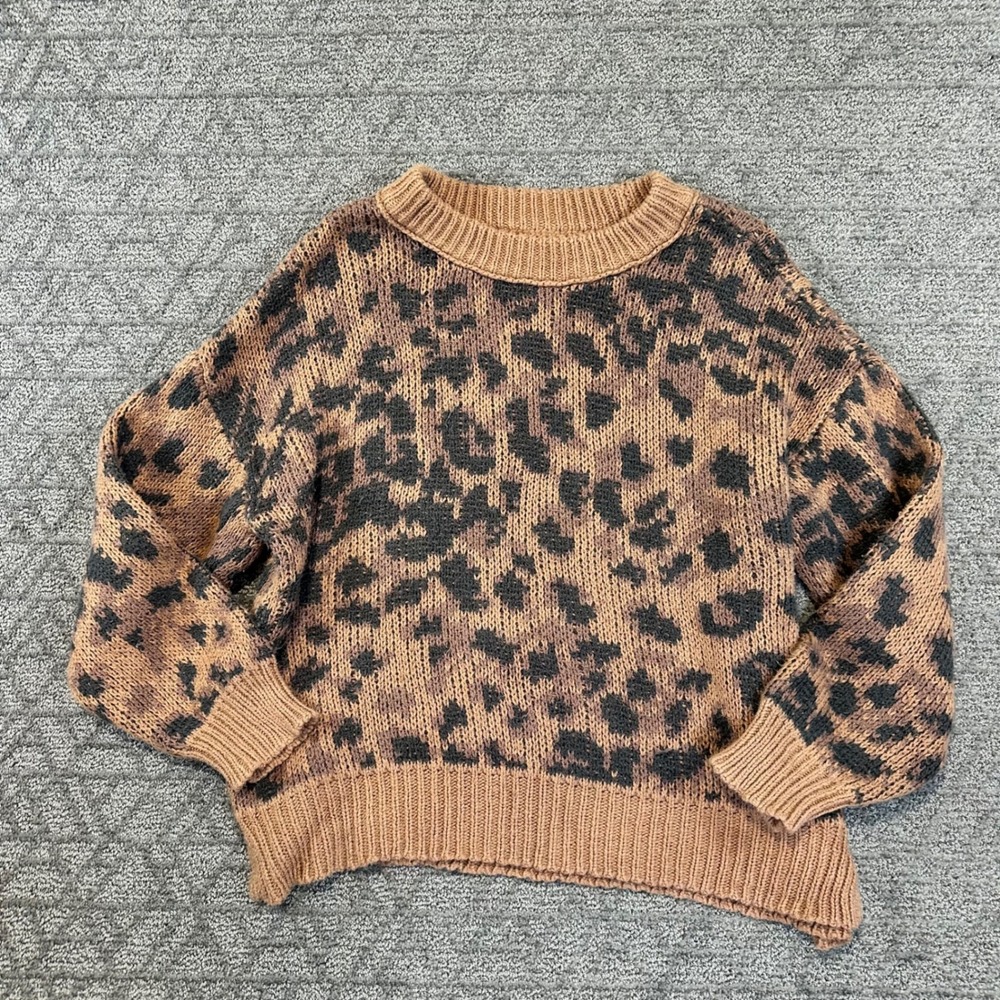 Aerie Leopard Print Knit‎ Sweater Women's M Tan Black Long Sleeve Crew Neck